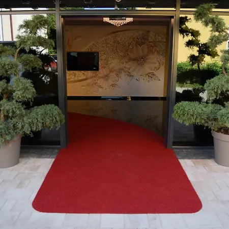 Moskva Hotel 4*